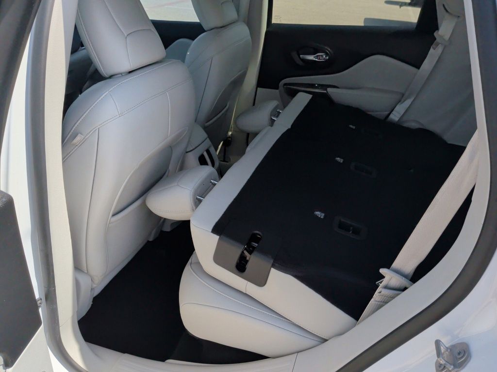 2020 Jeep Cherokee Latitude Plus White at Parkway Family Mazda