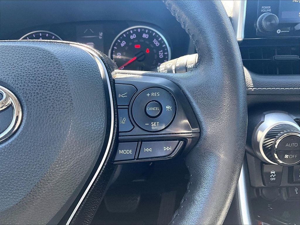 2021 Toyota RAV4 — photo 24