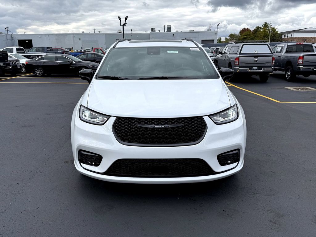 View vehicle photo 2