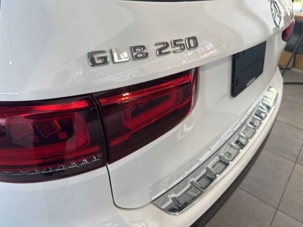 2021 Mercedes-Benz GLB GLB 250 25