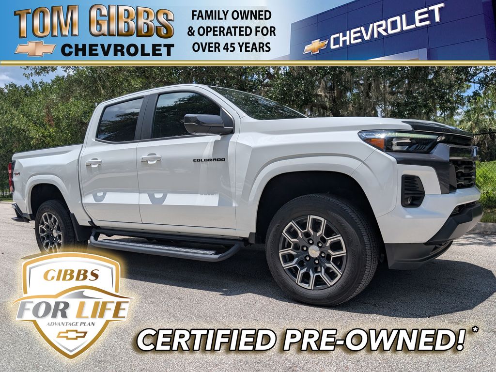 Summit White 2023 Chevrolet Colorado Pickup Truck Four-Wheel Drive 8-Speed Automatic