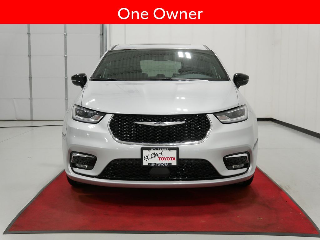 Used 2026 Chrysler Pacifica Van