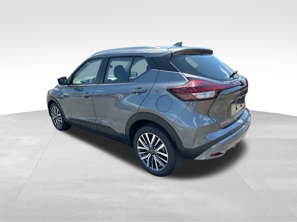 2024 Gun Metallic Nissan Kicks SV FWD SUV