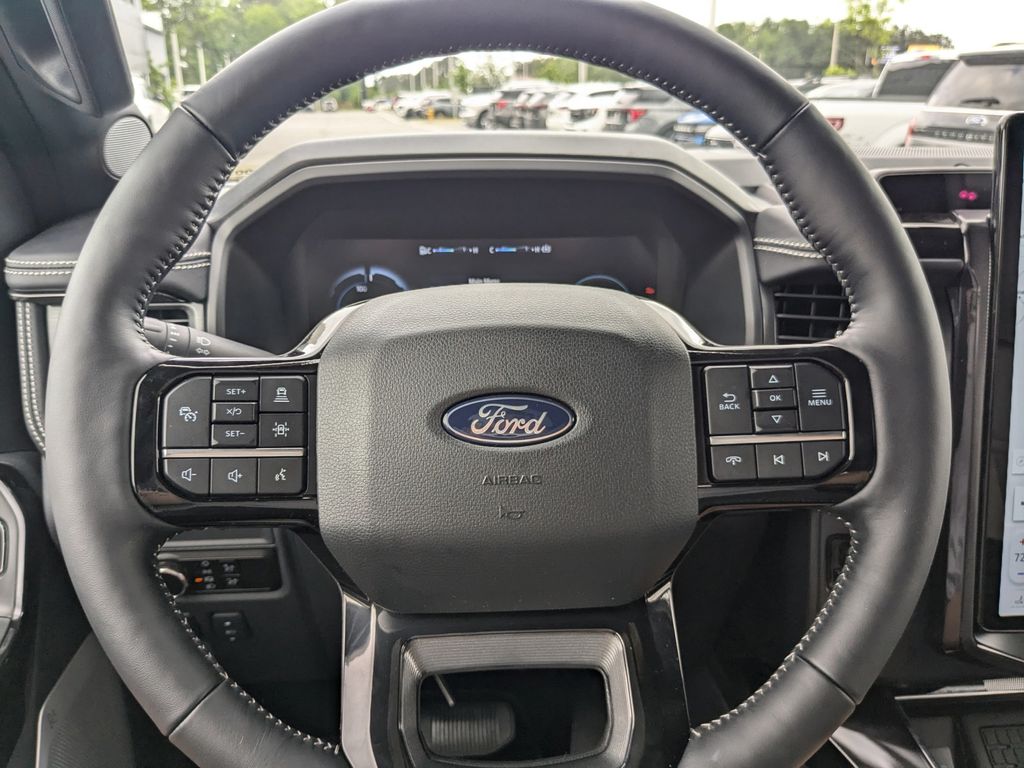 2025 Ford F-150 Lightning Platinum