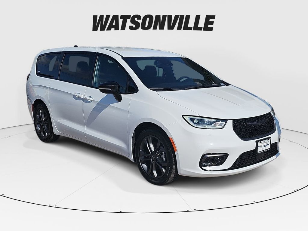 2026 Chrysler Pacifica