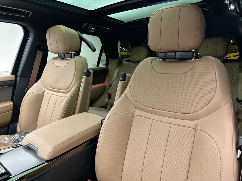 Thumbnail: 2027 Land Rover Range Rover Sport - 10