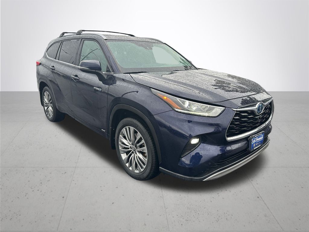 2021 Toyota Highlander Hybrid Platinum