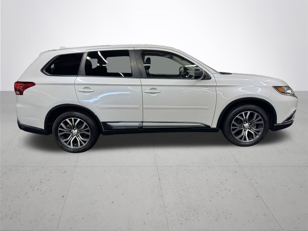 2018 Mitsubishi Outlander ES