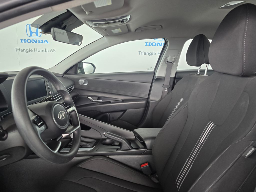 Thumbnail: 2025 Hyundai Elantra - 9