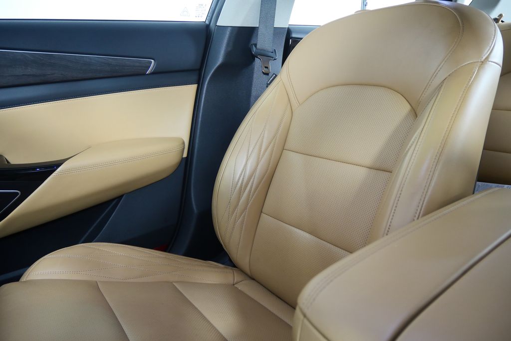 2020 Kia Cadenza Limited 25