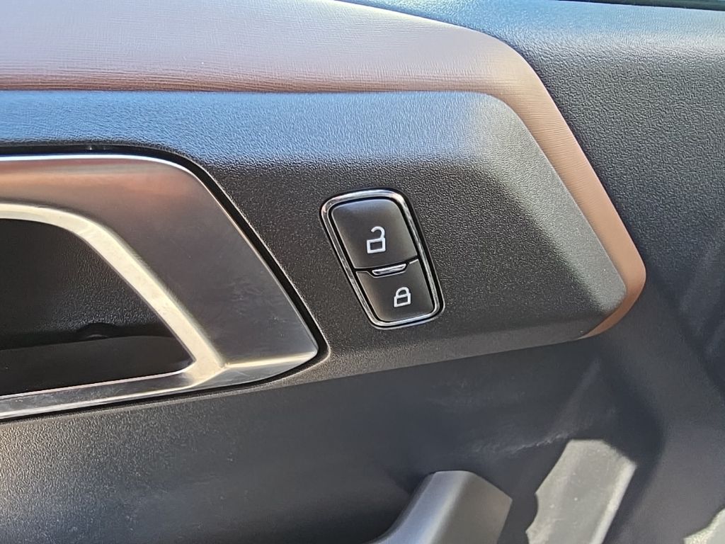 Thumbnail: 2022 Ford Bronco - 25