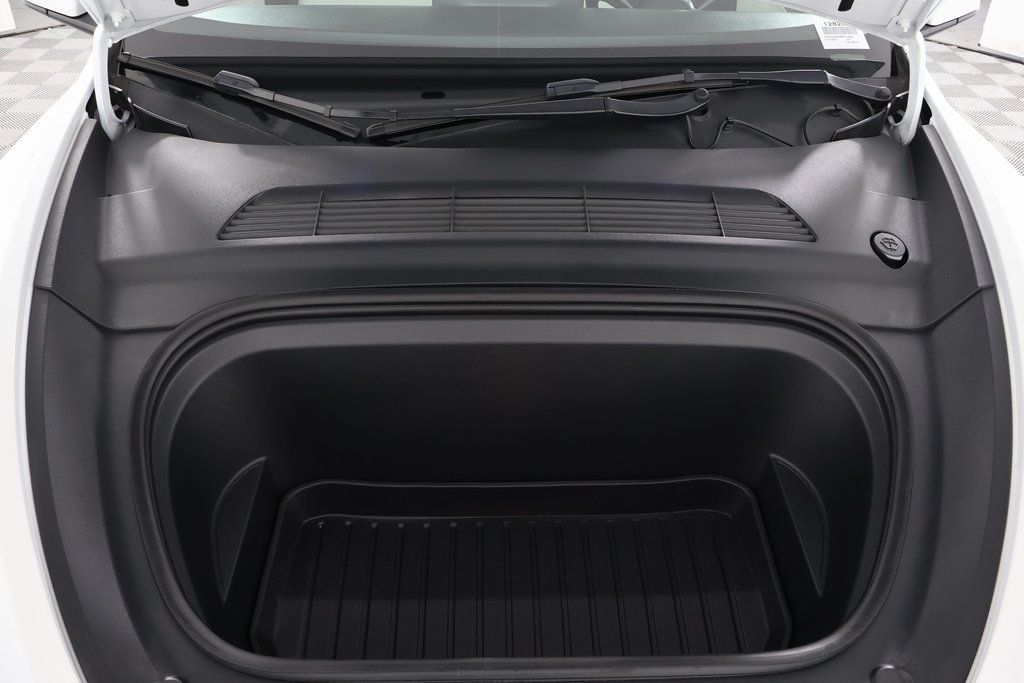 Thumbnail: 2022 Tesla Model Y - 15