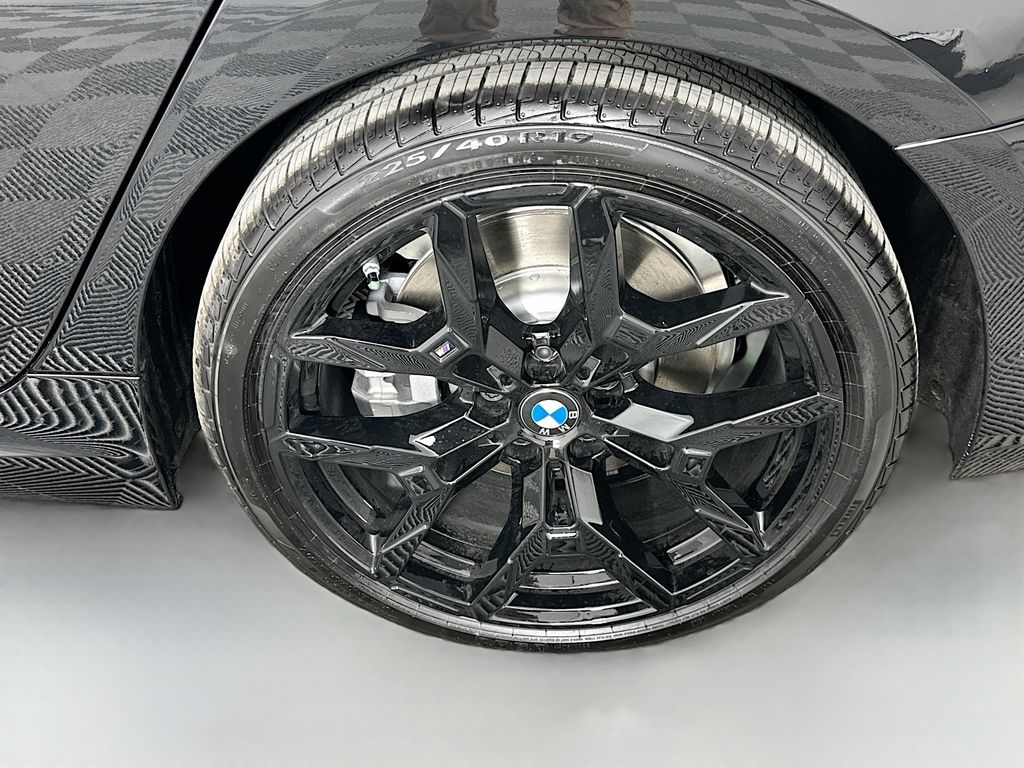 Thumbnail: 2025 BMW 3 Series - 23