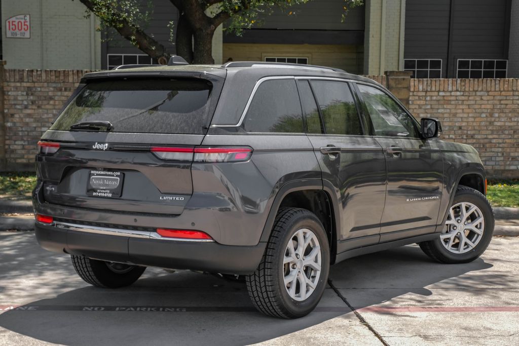 used 2022 Jeep Grand Cherokee car, priced at $28,000