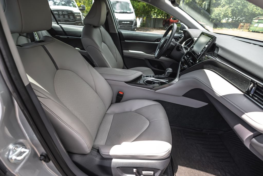 2022 Toyota Camry XLE thumbnail 26
