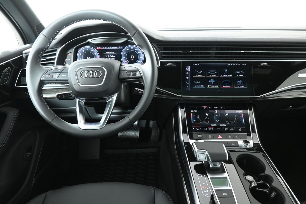 2025 Audi Q7  4