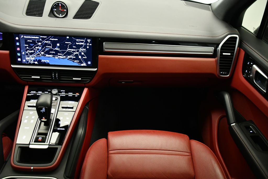 Thumbnail: 2023 Porsche Cayenne - 24