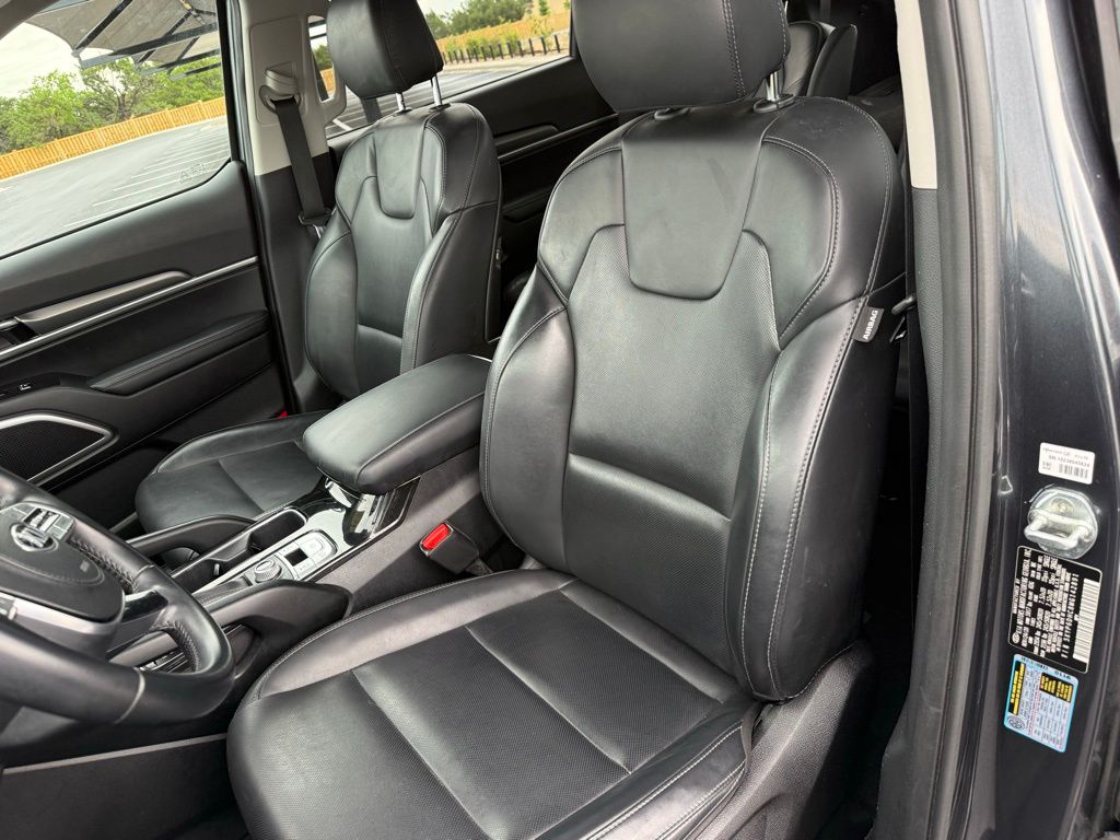 Thumbnail: 2021 Kia Telluride - 14