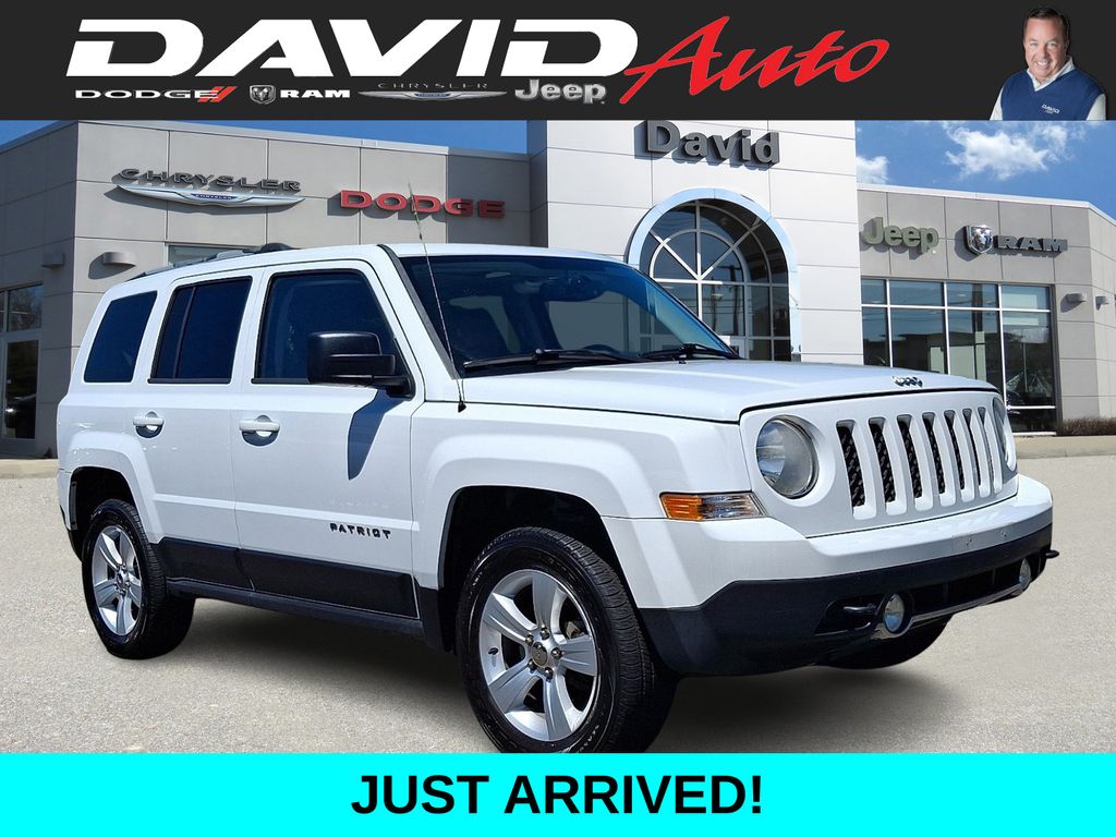 Bright White Clearcoat 2014 Jeep Patriot SUV / Crossover Four-Wheel Drive 6-Speed Automatic