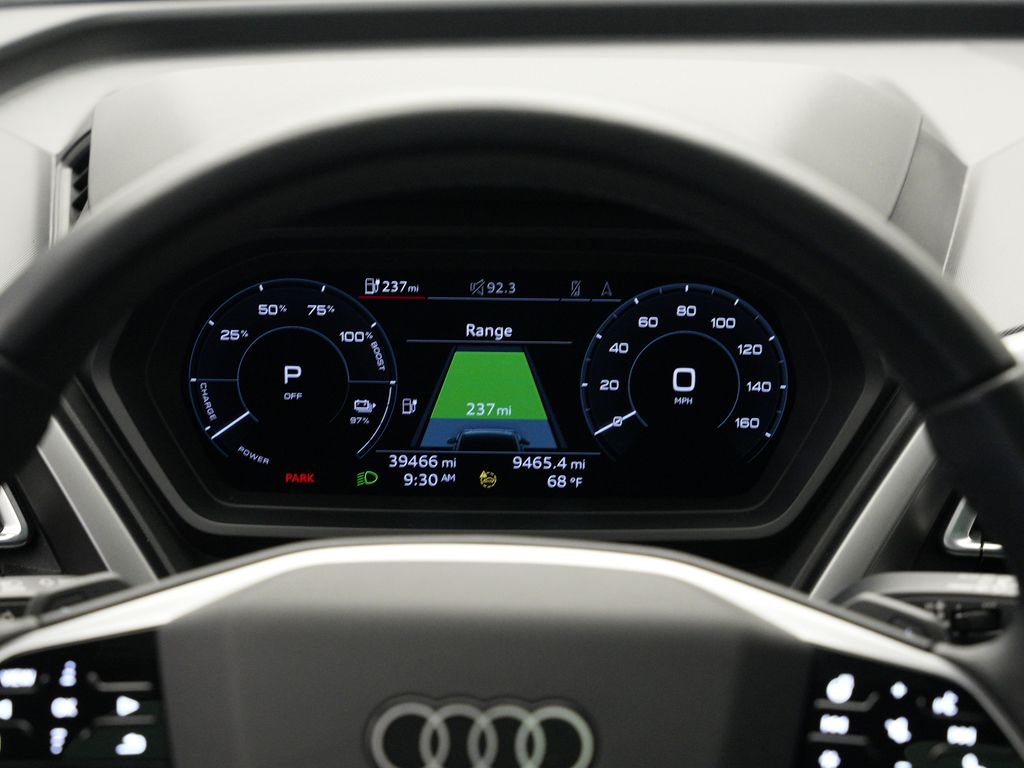 Thumbnail: 2023 Audi Q4 e-tron - 10