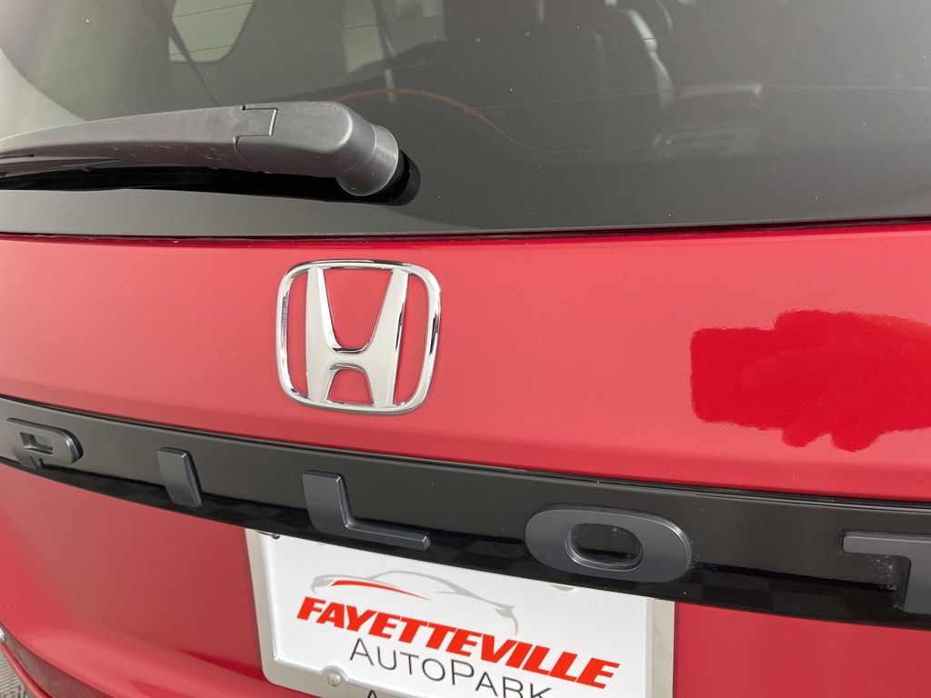 Thumbnail: 2023 Honda Pilot - 18