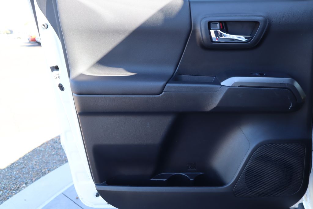 Thumbnail: 2019 Toyota Tacoma - 25