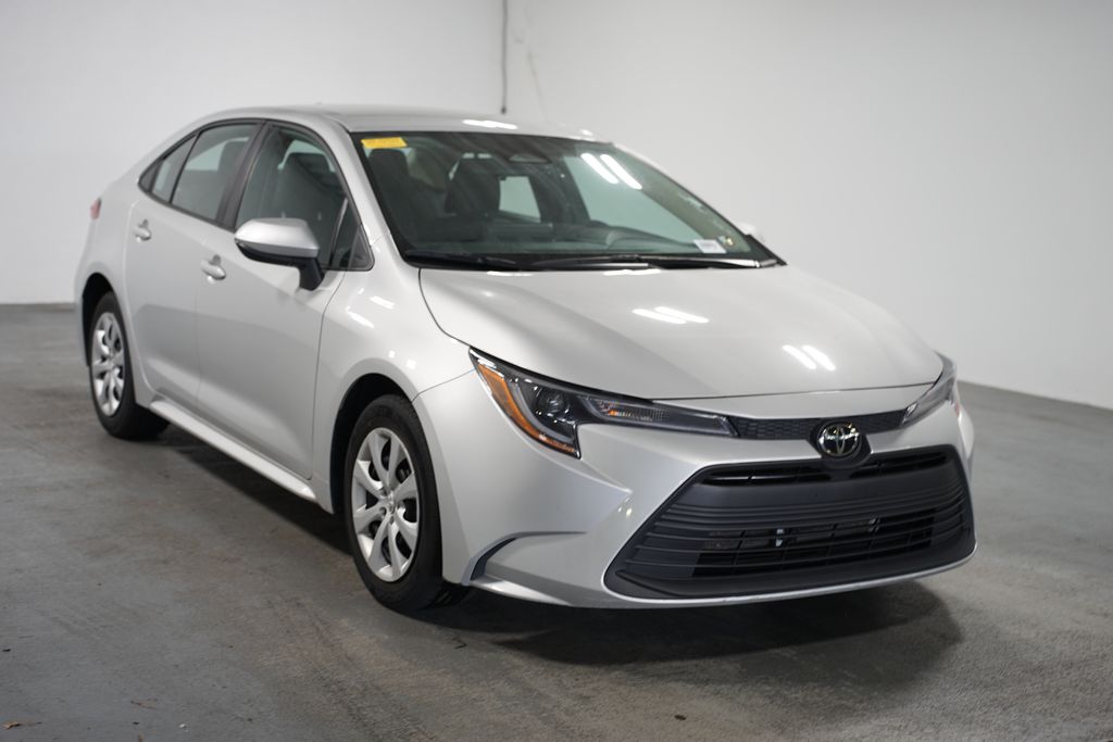 Thumbnail: 2023 Toyota Corolla - 3