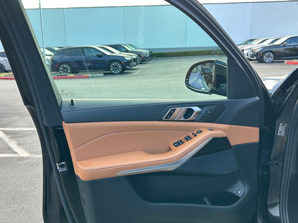 Thumbnail: 2023 BMW X5 - 11