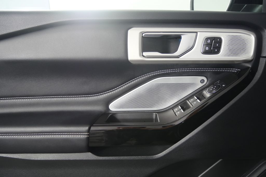 Thumbnail: 2021 Ford Explorer - 8