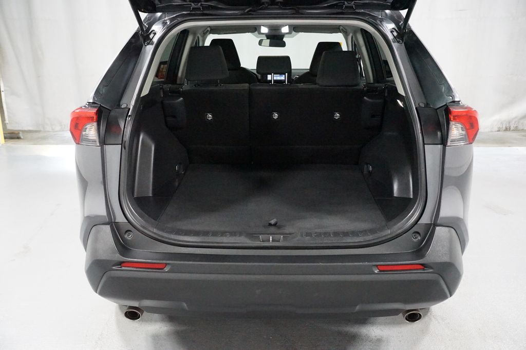 Thumbnail: 2022 Toyota RAV4 - 32