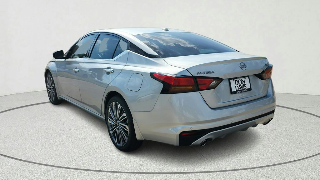 2025 Nissan Altima