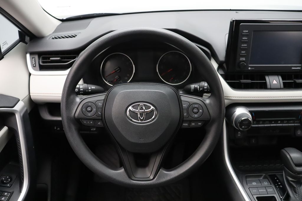 2021 Toyota RAV4 XLE 23