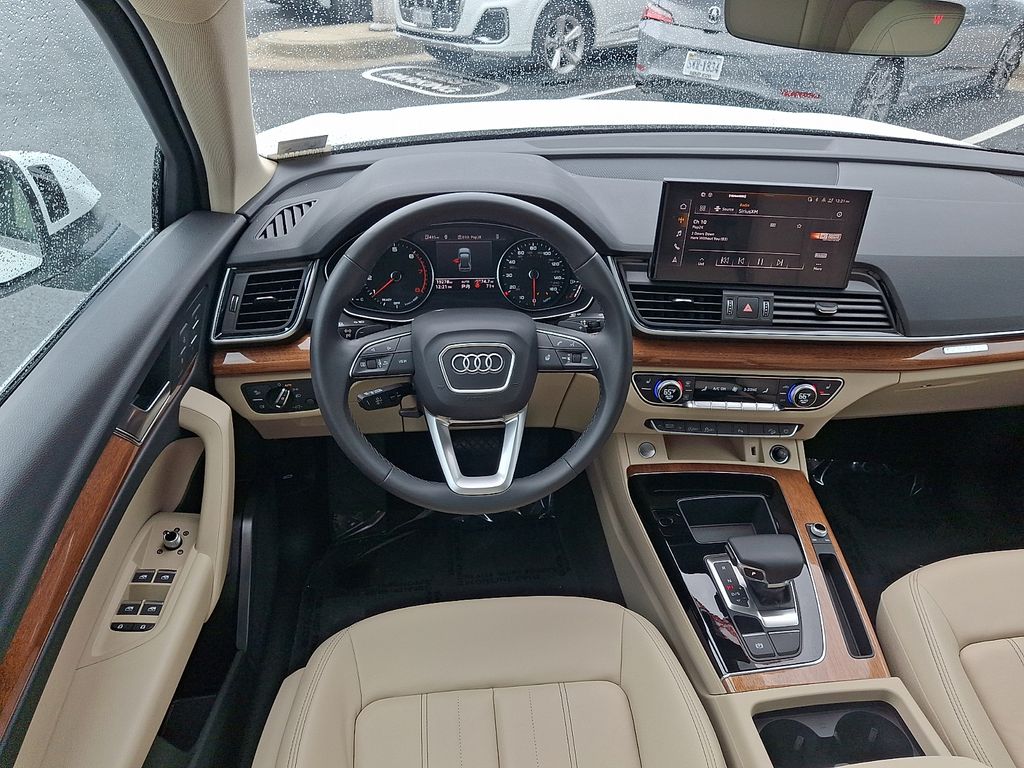 Thumbnail: 2023 Audi Q5 - 11