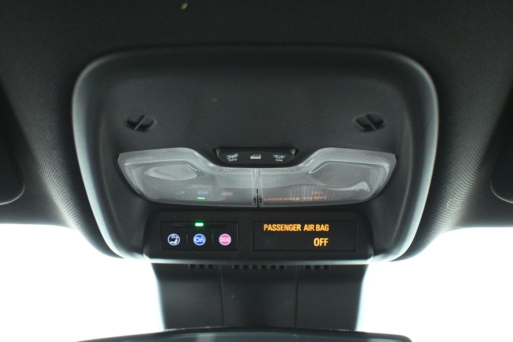 Thumbnail: 2023 Chevrolet Colorado - 20