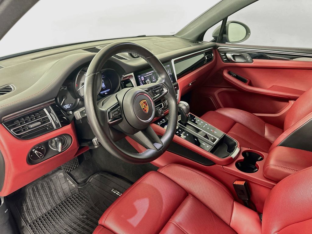 Thumbnail: 2023 Porsche Macan - 9