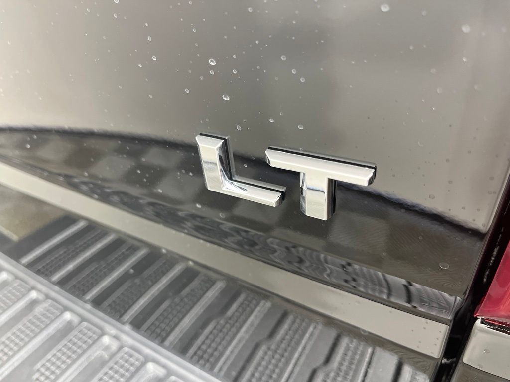 Thumbnail: 2026 Chevrolet Silverado 1500 - 21