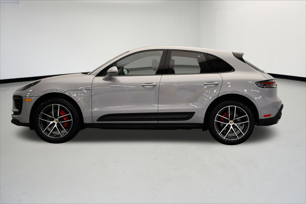 Thumbnail: 2024 Porsche Macan - 2