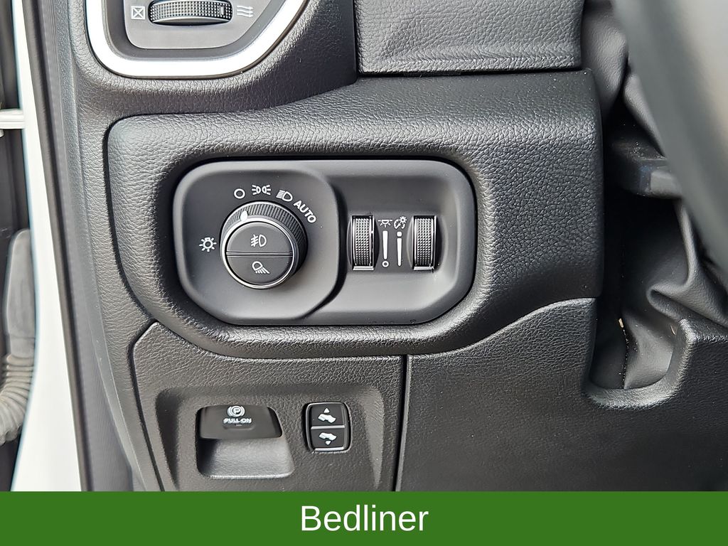 2022 Ram 1500 Laramie 4x4 Crew Cab HEMI 5.7L V8 w/ Nav White at Bob Mills Chevrolet