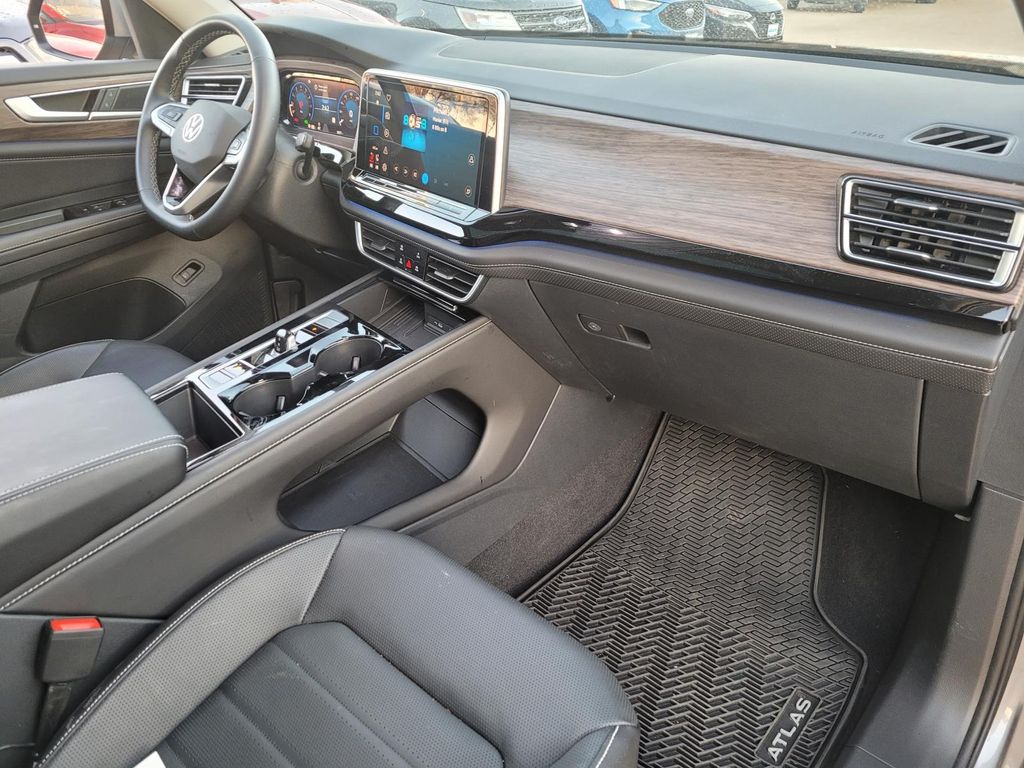 used 2025 Volkswagen Atlas car, priced at $39,980