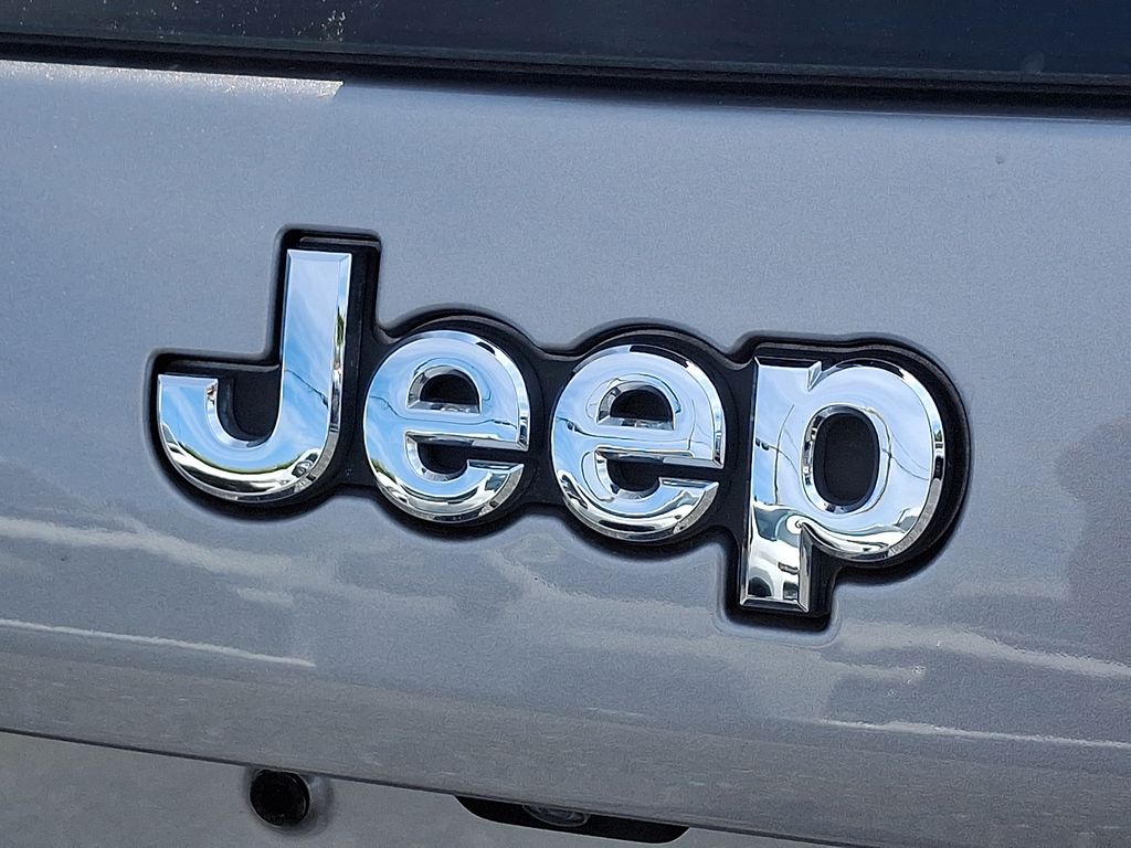 2019 Jeep Cherokee Limited Silver at Honda North