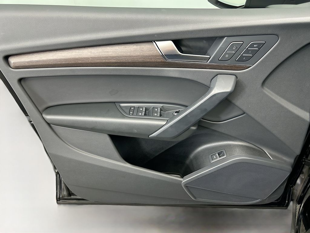 Thumbnail: 2023 Audi Q5 - 22