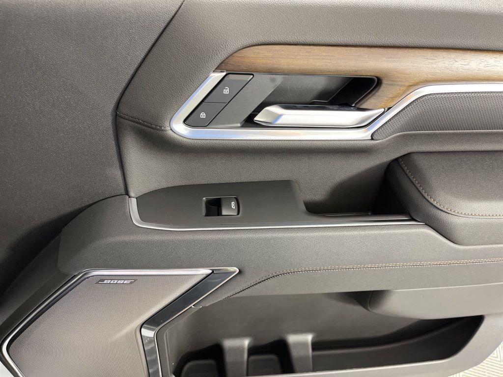 Thumbnail: 2025 Chevrolet Silverado 2500 - 13