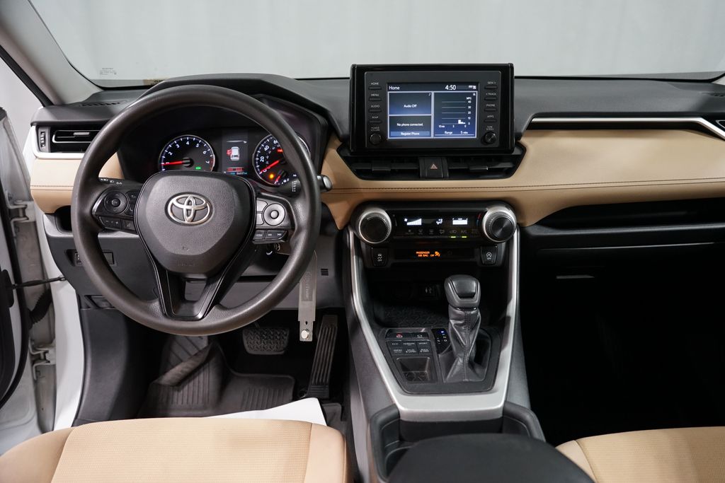 2019 Toyota RAV4 LE 11