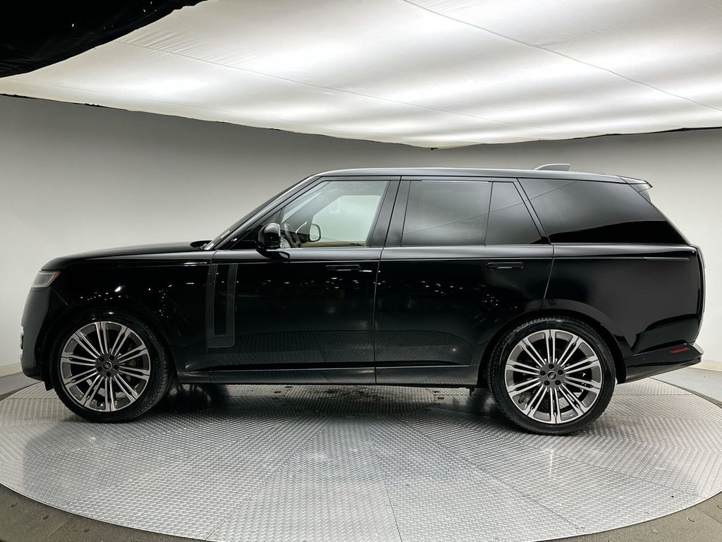 Thumbnail: 2023 Land Rover Range Rover - 10
