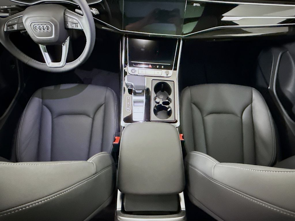 Thumbnail: 2026 Audi Q8 - 18