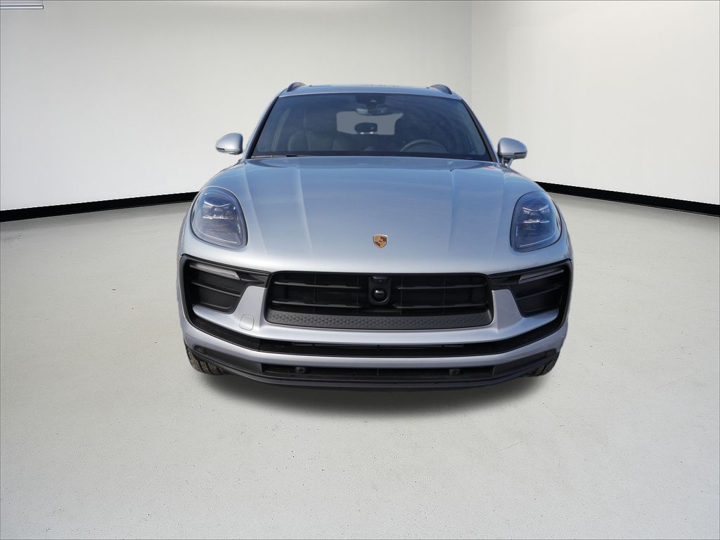 Thumbnail: 2026 Porsche Macan - 10