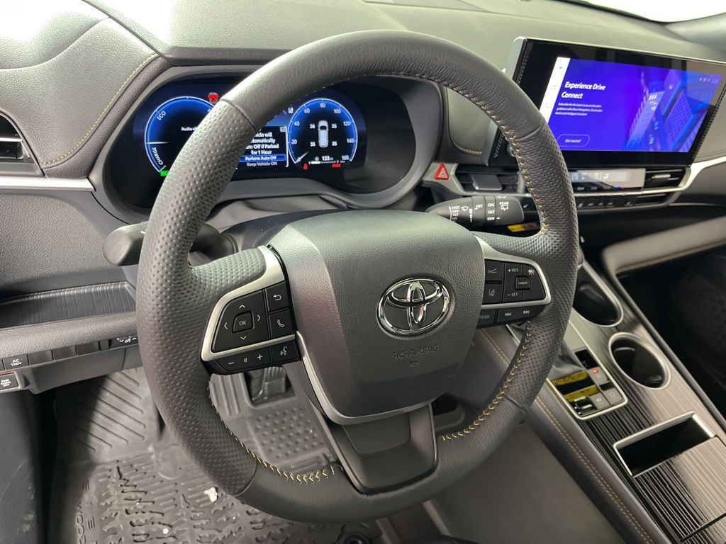 Thumbnail: 2025 Toyota Sienna - 29