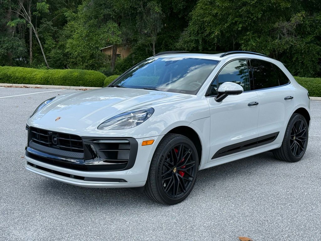 2023 Porsche Macan GTS's photo