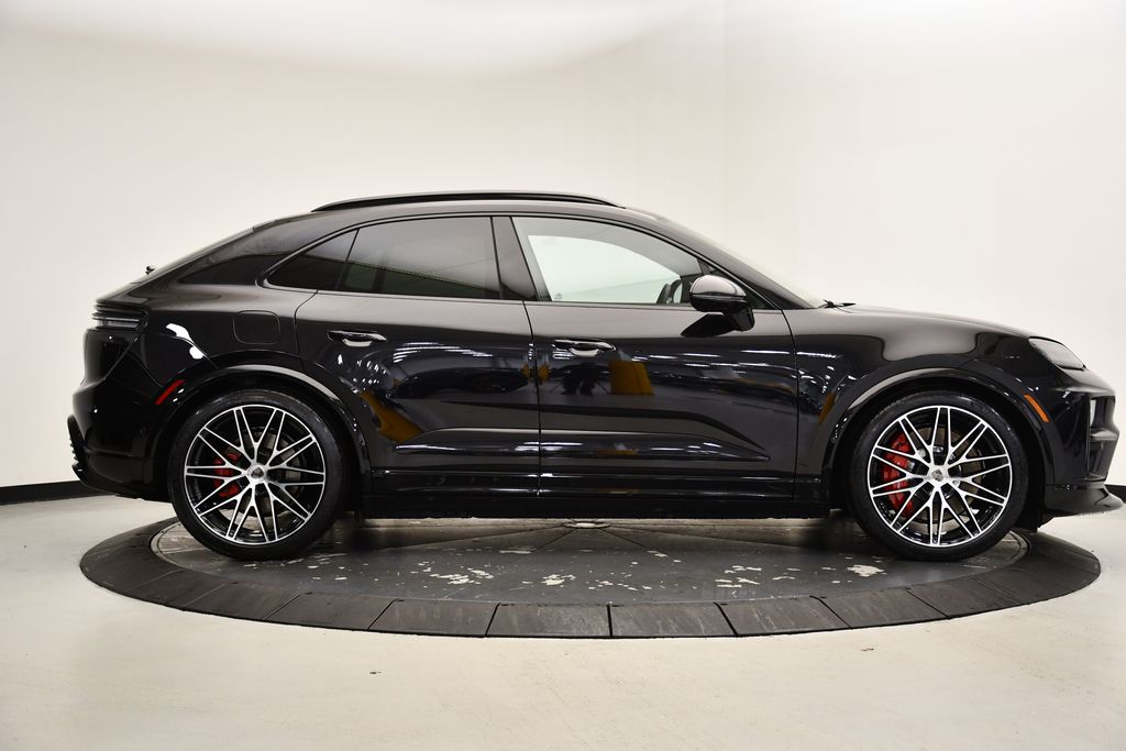 Thumbnail: 2025 Porsche Macan - 8