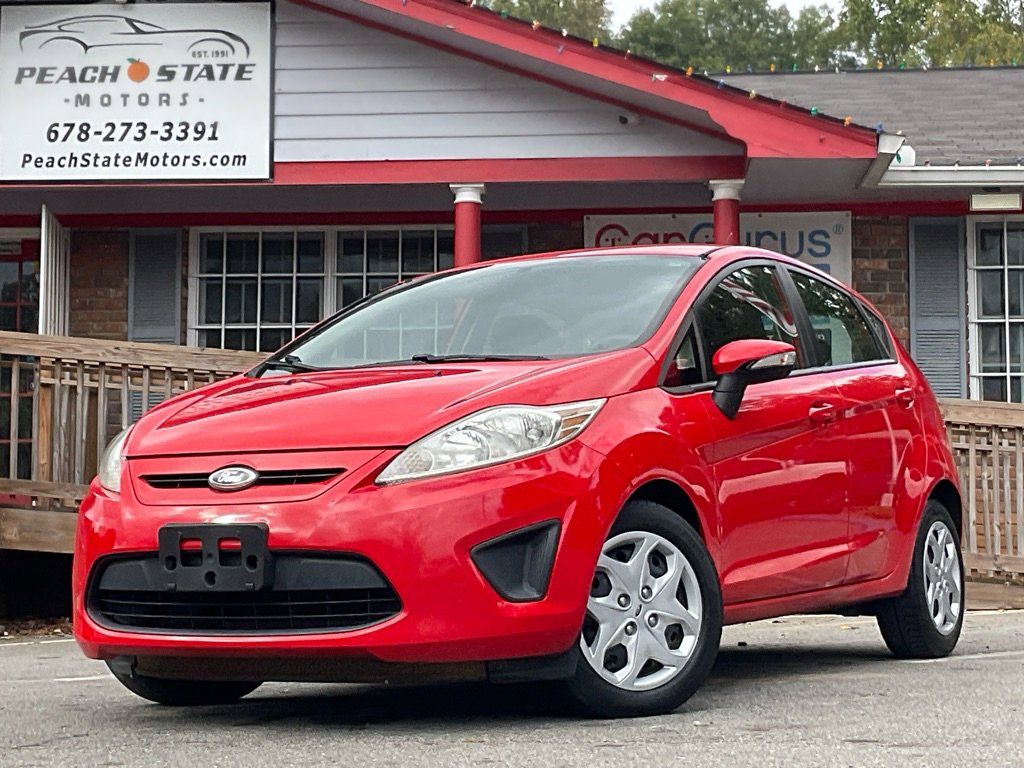 Red 2013 Ford Fiesta SE Hatchback Hatchback Front-Wheel Drive Automatic